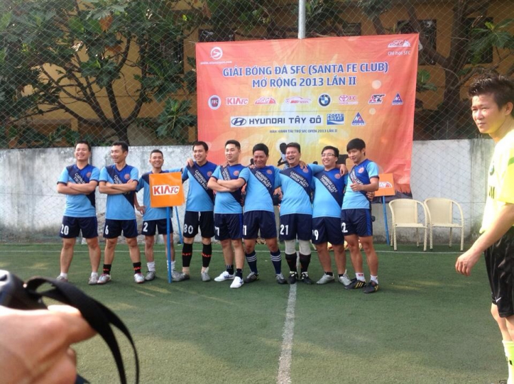 Cổ vũ Đội banh KIAFC tham gia giải Futsal SFC Open 2013 - CN 7/4/2013