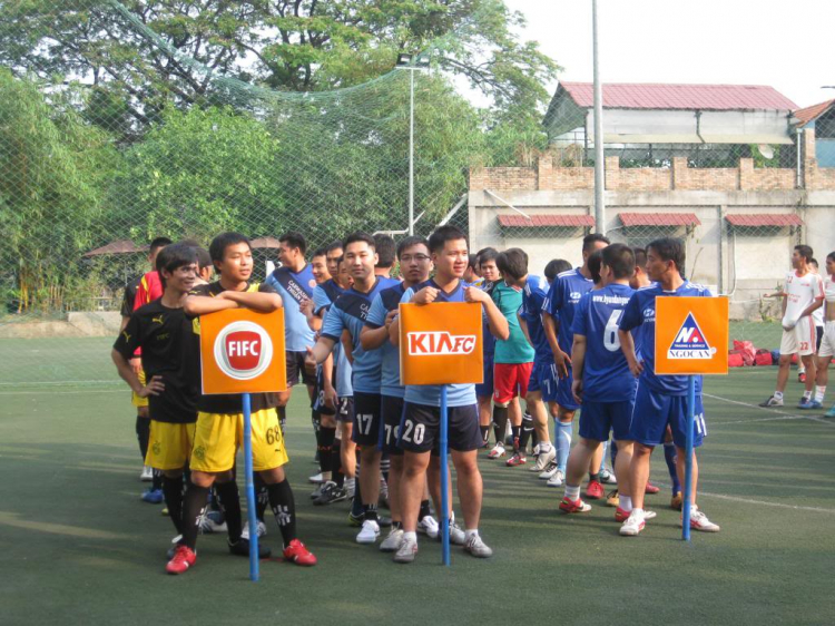 Cổ vũ Đội banh KIAFC tham gia giải Futsal SFC Open 2013 - CN 7/4/2013