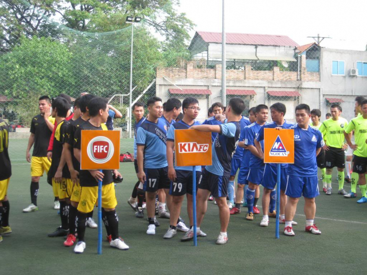 Cổ vũ Đội banh KIAFC tham gia giải Futsal SFC Open 2013 - CN 7/4/2013