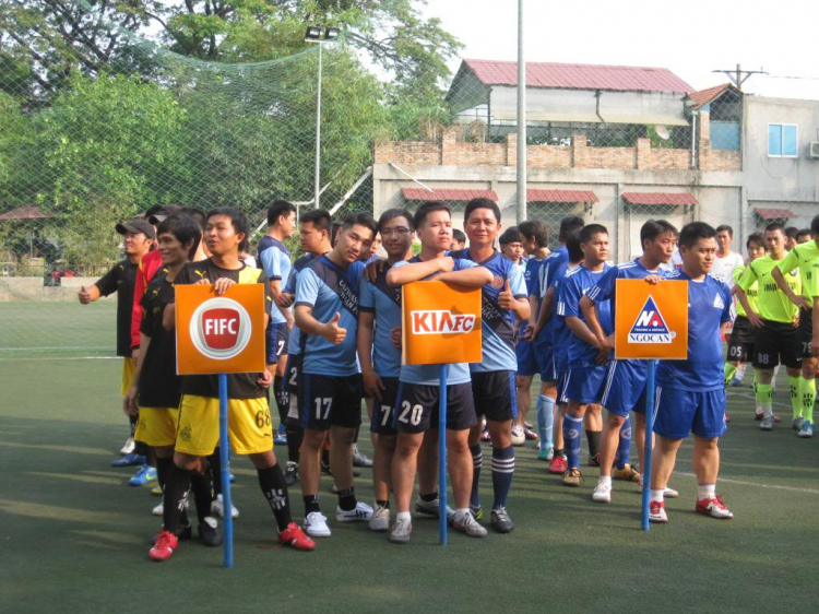 Cổ vũ Đội banh KIAFC tham gia giải Futsal SFC Open 2013 - CN 7/4/2013