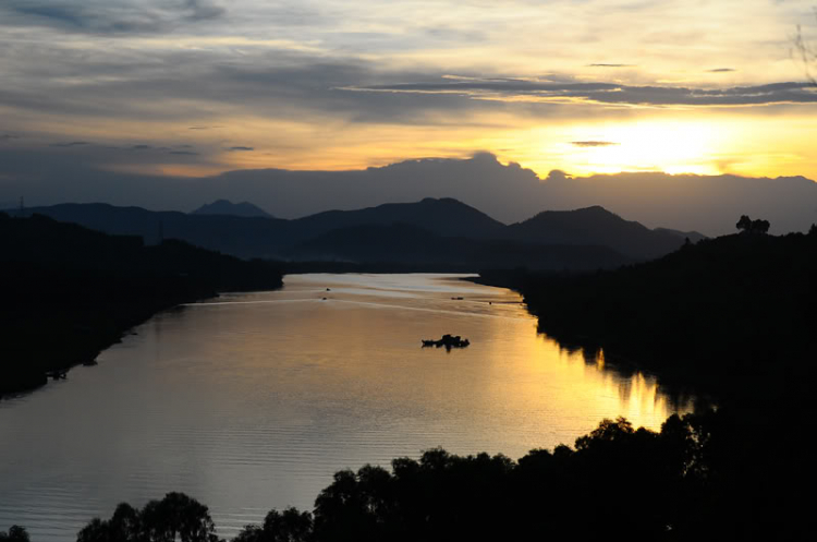 Lang thang ở Huế những ngày mưa Lang thang ở Huế những ngày mưa