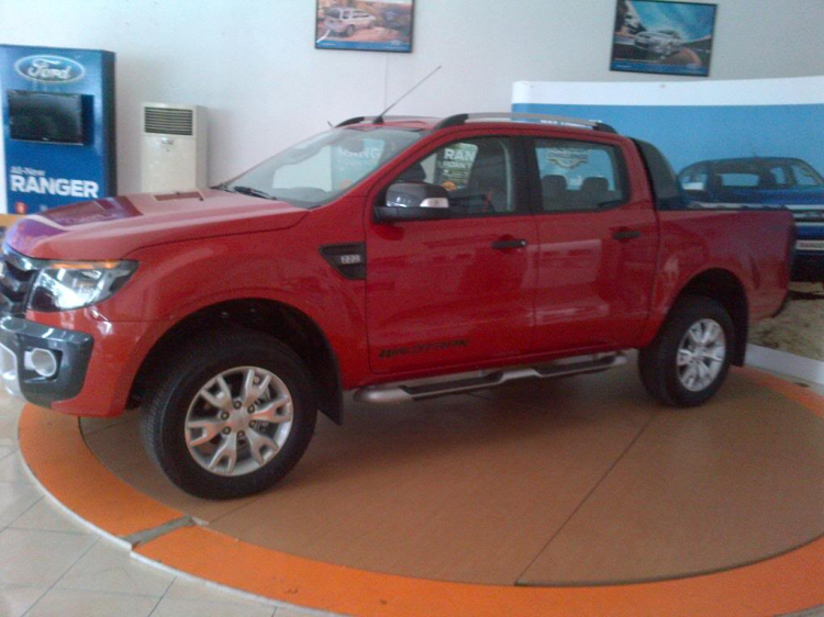 Ford Ranger WildTrak mới về nhà