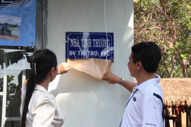 Một số hình ảnh chuyến đi trao ngôi nhà tình thương thứ 3 của FFC Một số hình ảnh chuyến đi trao ngôi nhà tình thương thứ 3 của FFC