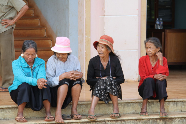 Một số hình ảnh chuyến đi trao ngôi nhà tình thương thứ 3 của FFC Một số hình ảnh chuyến đi trao ngôi nhà tình thương thứ 3 của FFC