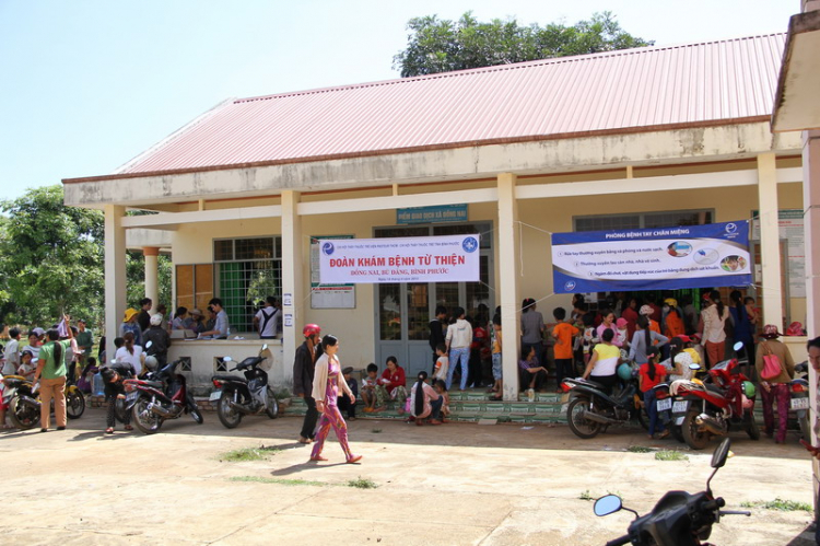 Một số hình ảnh chuyến đi trao ngôi nhà tình thương thứ 3 của FFC Một số hình ảnh chuyến đi trao ngôi nhà tình thương thứ 3 của FFC