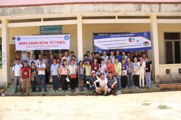 Một số hình ảnh chuyến đi trao ngôi nhà tình thương thứ 3 của FFC Một số hình ảnh chuyến đi trao ngôi nhà tình thương thứ 3 của FFC