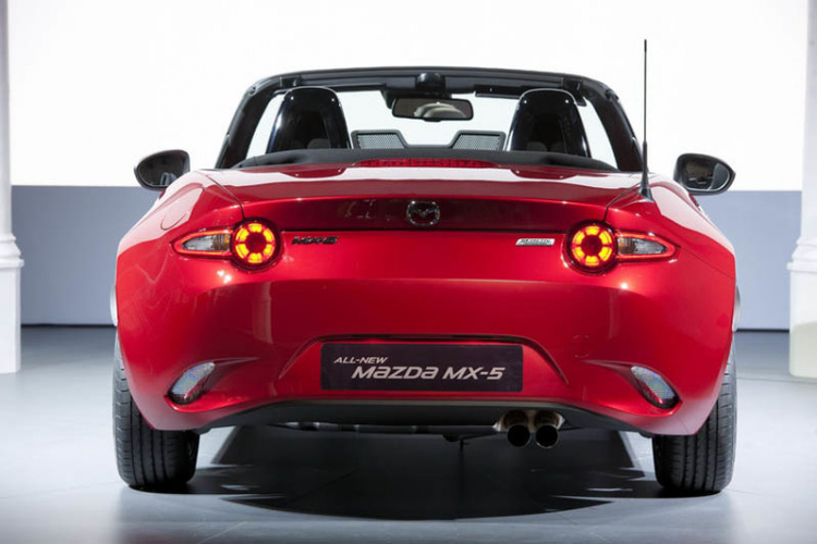 Cận cảnh Mazda MX-5 2016