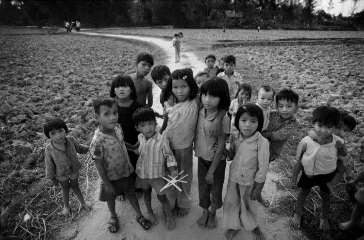 Hình ảnh cực kỳ quý giá về Việt Nam ( 1980 ) Hình ảnh cực kỳ quý giá về Việt Nam ( 1980 )