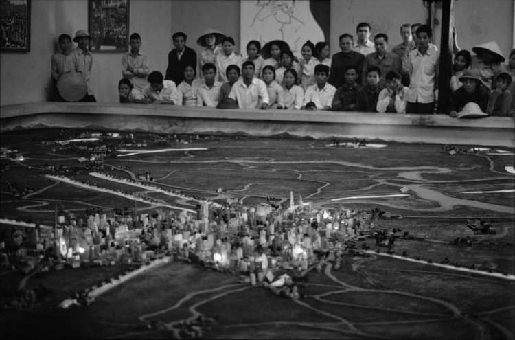Hình ảnh cực kỳ quý giá về Việt Nam ( 1980 ) Hình ảnh cực kỳ quý giá về Việt Nam ( 1980 )
