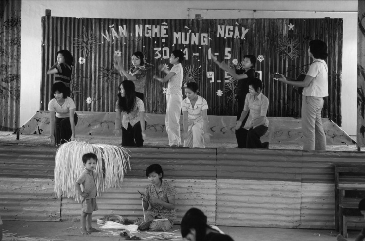 Hình ảnh cực kỳ quý giá về Việt Nam ( 1980 ) Hình ảnh cực kỳ quý giá về Việt Nam ( 1980 )