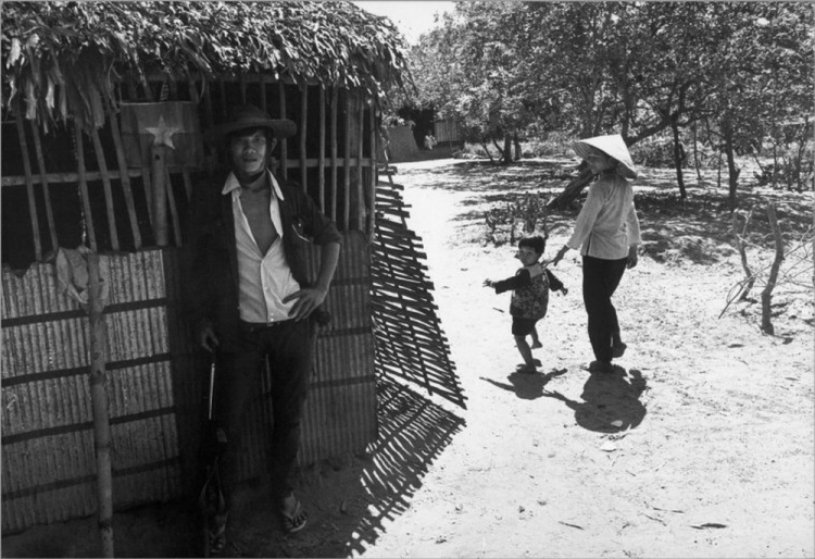 Hình ảnh cực kỳ quý giá về Việt Nam ( 1980 ) Hình ảnh cực kỳ quý giá về Việt Nam ( 1980 )