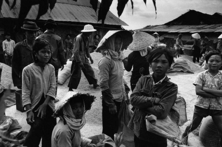 Hình ảnh cực kỳ quý giá về Việt Nam ( 1980 ) Hình ảnh cực kỳ quý giá về Việt Nam ( 1980 )