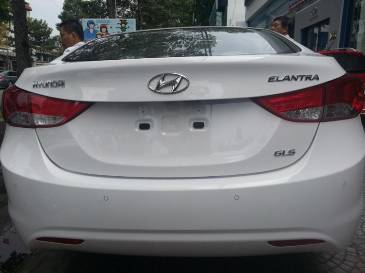 Bán xe: Hyundai Elantra 2013 nhiều ưu đãi bất ngờ chỉ một ngày duy nhất 25/5/2013