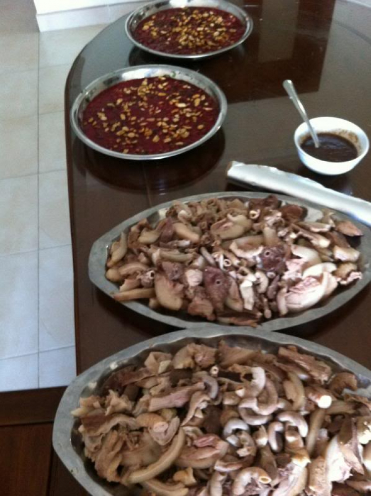 Chọc tiết con heo mọi Chọc tiết con heo mọi