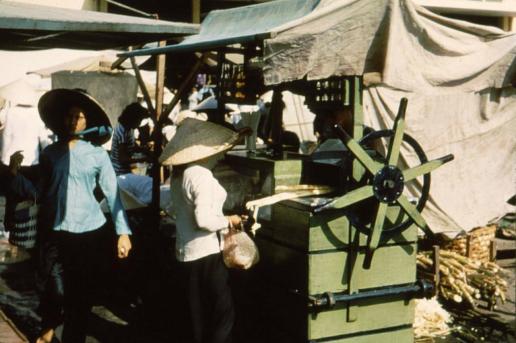 Hình ảnh cực kỳ quý giá về Việt Nam ( 1980 ) Hình ảnh cực kỳ quý giá về Việt Nam ( 1980 )