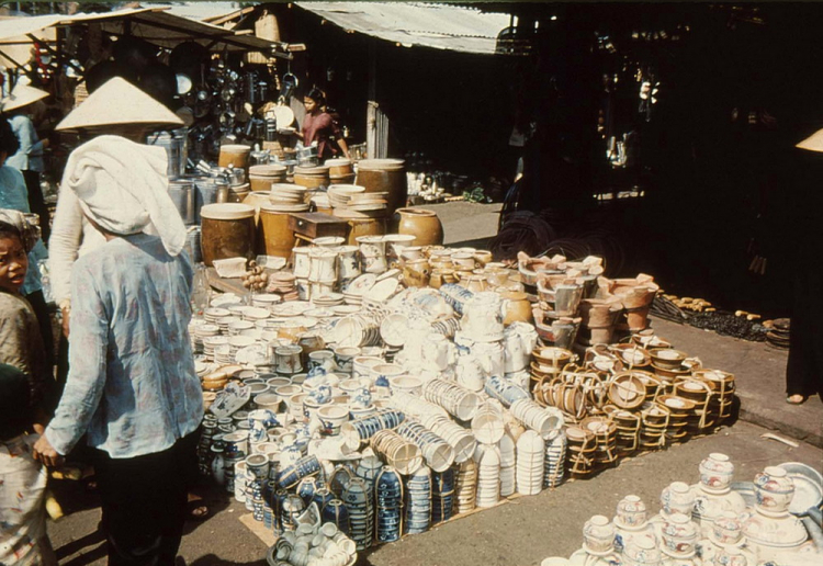 Hình ảnh cực kỳ quý giá về Việt Nam ( 1980 ) Hình ảnh cực kỳ quý giá về Việt Nam ( 1980 )