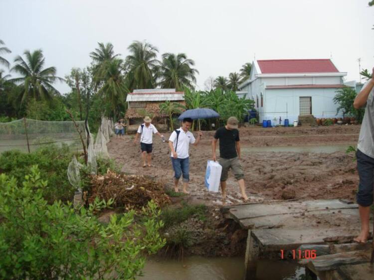 Chuyến đi bàn giao căn nhà tình thương thứ 7 tại Trà Vinh ngày 1/6/2013 Chuyến đi bàn giao căn nhà tình thương thứ 7 tại Trà Vinh ngày 1/6/2013