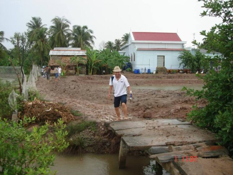 Chuyến đi bàn giao căn nhà tình thương thứ 7 tại Trà Vinh ngày 1/6/2013