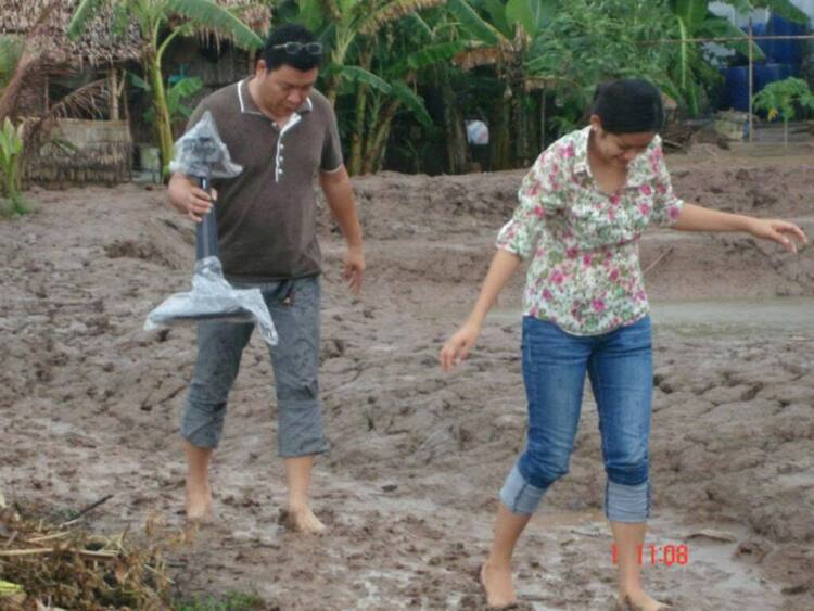 Chuyến đi bàn giao căn nhà tình thương thứ 7 tại Trà Vinh ngày 1/6/2013 Chuyến đi bàn giao căn nhà tình thương thứ 7 tại Trà Vinh ngày 1/6/2013