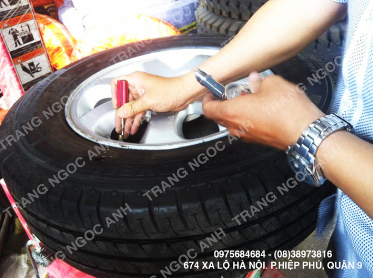 Cẩn thận việc tháo lắp lốp xe không đúng kỹ thuật.