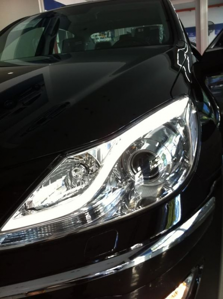 Hyundai Genesis sedan 2013 tại SÀI GÒN..........cùng nhau chia sẽ Hyundai Genesis sedan 2013 tại SÀI GÒN..........cùng nhau chia sẽ