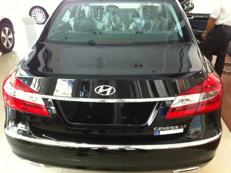 Hyundai Genesis sedan 2013 tại SÀI GÒN..........cùng nhau chia sẽ