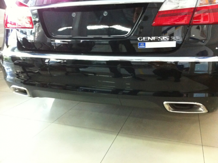 Hyundai Genesis sedan 2013 tại SÀI GÒN..........cùng nhau chia sẽ Hyundai Genesis sedan 2013 tại SÀI GÒN..........cùng nhau chia sẽ