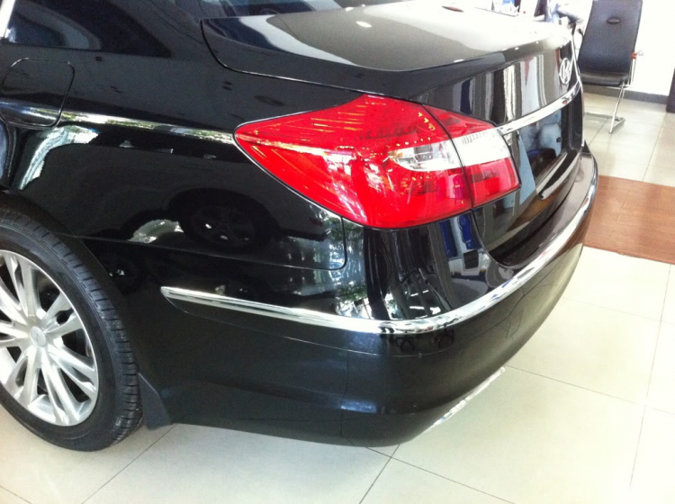 Hyundai Genesis sedan 2013 tại SÀI GÒN..........cùng nhau chia sẽ Hyundai Genesis sedan 2013 tại SÀI GÒN..........cùng nhau chia sẽ
