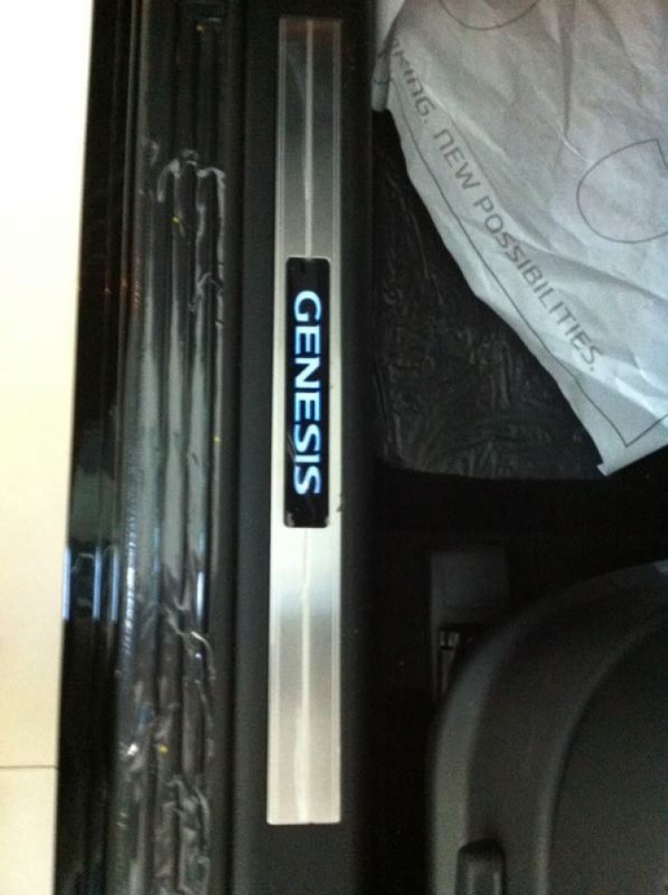 Hyundai Genesis sedan 2013 tại SÀI GÒN..........cùng nhau chia sẽ Hyundai Genesis sedan 2013 tại SÀI GÒN..........cùng nhau chia sẽ