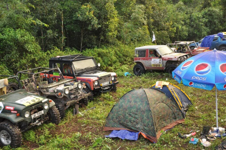 40 đội đua off-road tụ quân ở Hạ Long 40 đội đua off-road tụ quân ở Hạ Long