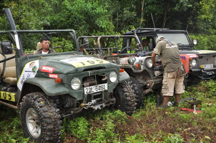 40 đội đua off-road tụ quân ở Hạ Long 40 đội đua off-road tụ quân ở Hạ Long