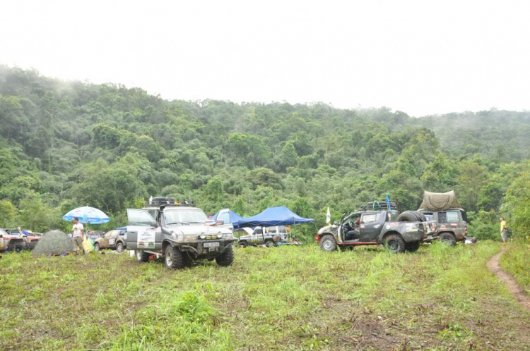 40 đội đua off-road tụ quân ở Hạ Long 40 đội đua off-road tụ quân ở Hạ Long
