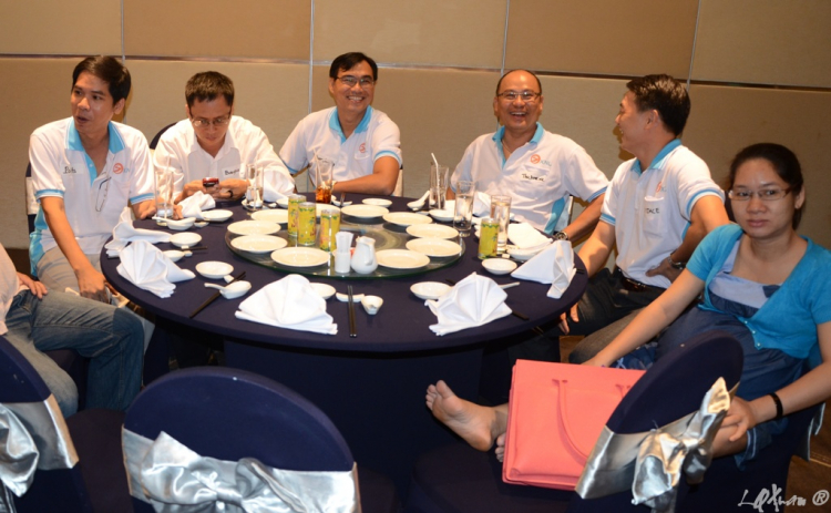 Tư Ếch đi Sài gòn . Tư Ếch đi Sài gòn .