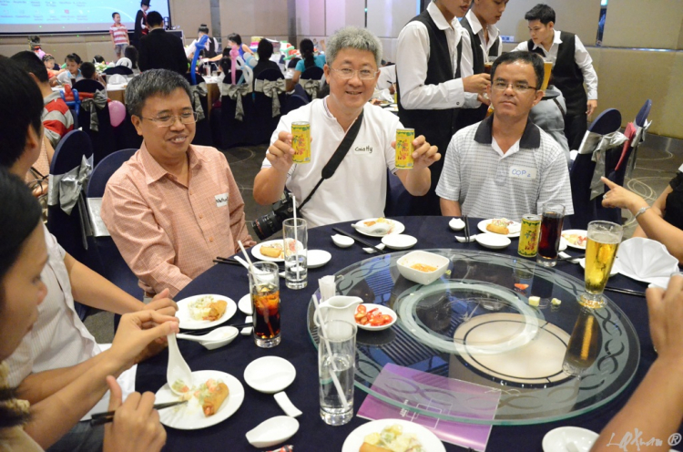 Tư Ếch đi Sài gòn . Tư Ếch đi Sài gòn .