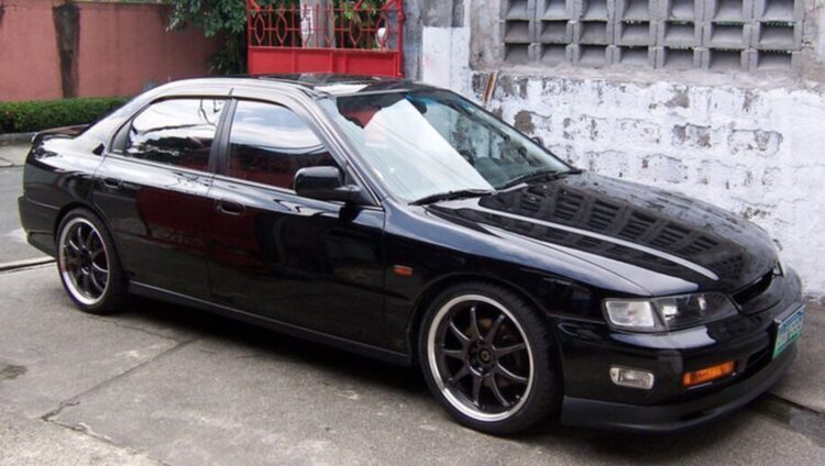 ACCORD CLUB  -  TÔI  CẦN .....HELP   ME  !