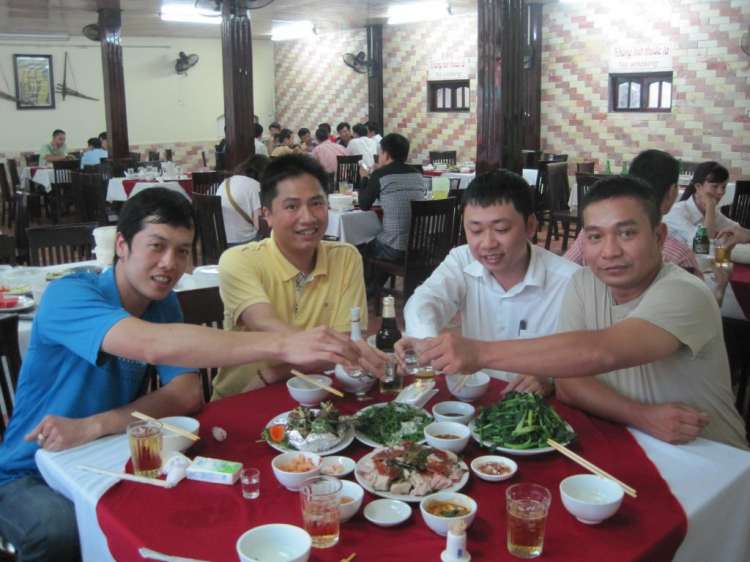 Xe khách đâm vào vách núi, nhiều người tử vong Xe khách đâm vào vách núi, nhiều người tử vong