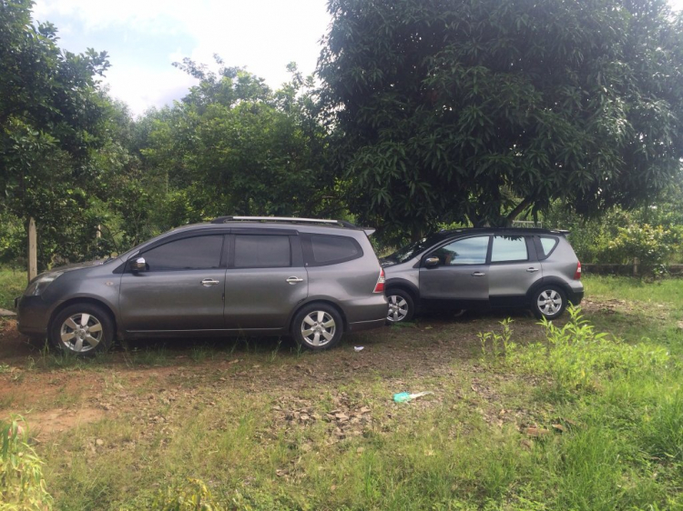 Tìm ace chơi xe Nissan Grand Livina