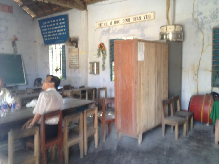 Cùng chung sức xây dựng mái trường cho đàn em thân yêu tại Huế Cùng chung sức xây dựng mái trường cho đàn em thân yêu tại Huế
