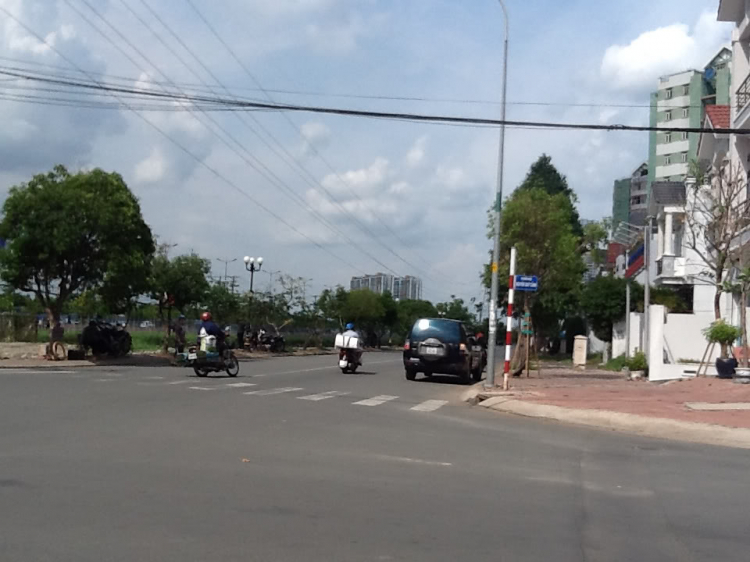 Biển báo tốc độ trên toàn Xa lộ Hà nội, địa phận Tp HCM