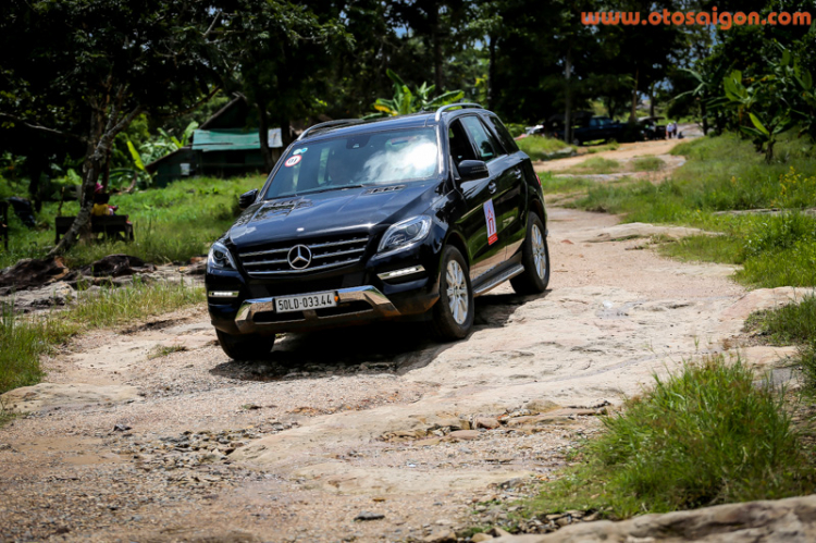 “Mãnh hổ” Mercedes-Benz ML250 CDI chinh phục đền thiêng Angkor – Wat