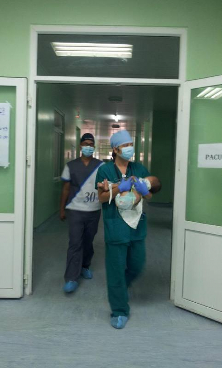 Quảng Ngãi, mang nụ cười đến cho trẻ con ! (Hình trẻ em bị tật, cân nhắc trước khi xem ) Quảng Ngãi, mang nụ cười đến cho trẻ con ! (Hình trẻ em bị tật, cân nhắc trước khi xem )