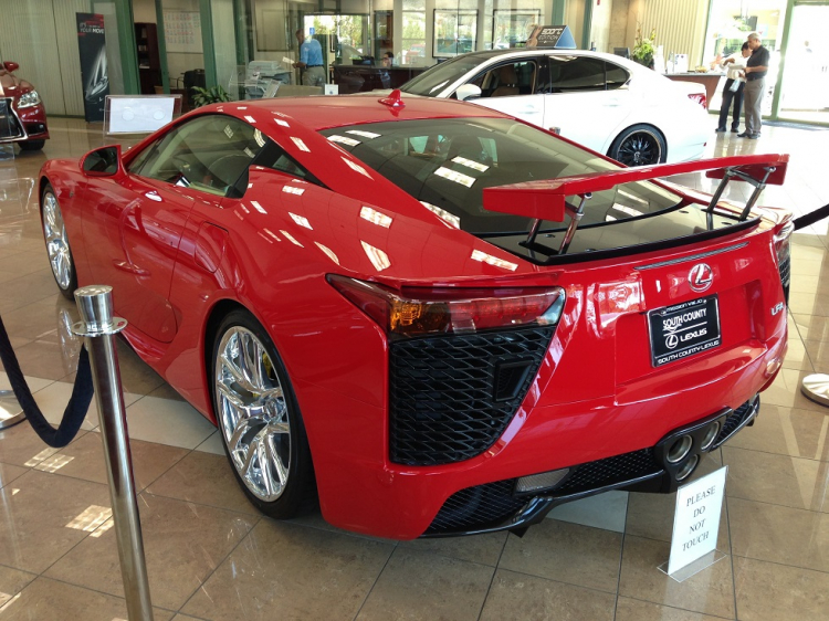 Xe Lexus LFA 2013 Màu Đỏ