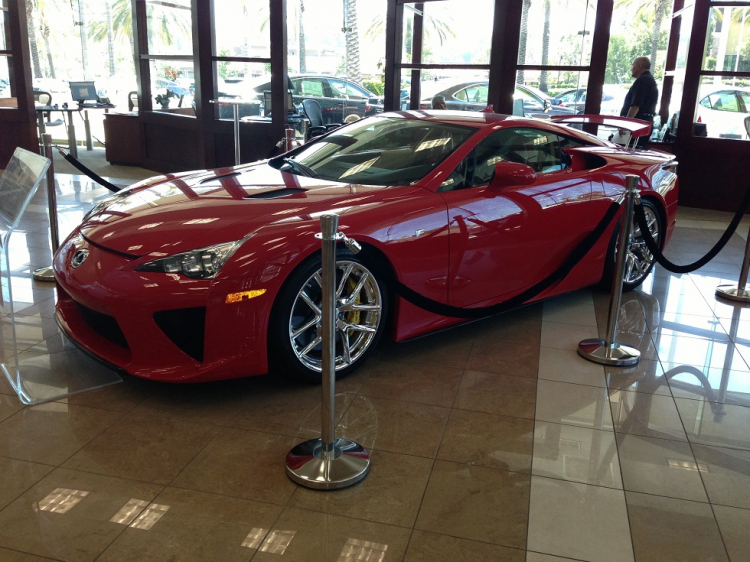 Xe Lexus LFA 2013 Màu Đỏ