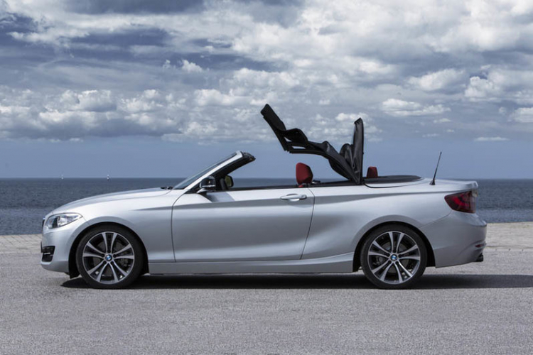 BMW 2-Series Convertible 2015 có giá khởi điểm 38.850 $