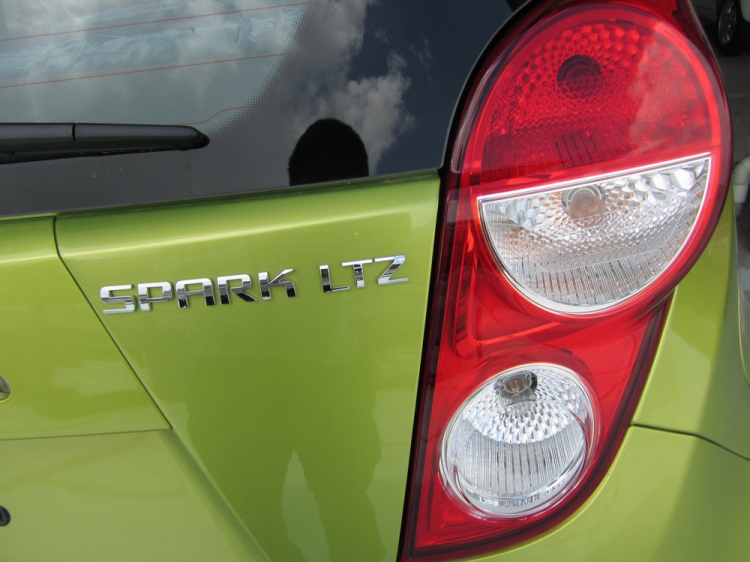 *HOT* So sánh: Kia Picanto ( kia morning ) 2013 với Chevrolet Spark 1.0 AT 2013
