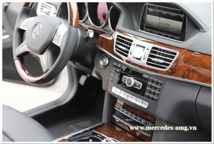 Hình ảnh chi tiết Mercedes E-Class mới tại Việt Nam