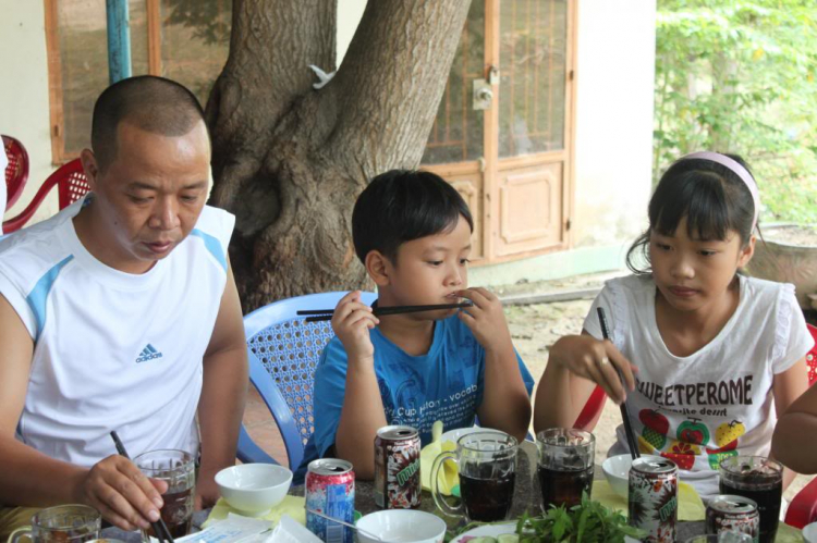 Tường thuật trực tiếp Chương trình vui hè cho các thành viên nhí FFC du lịch hè Nha Trang