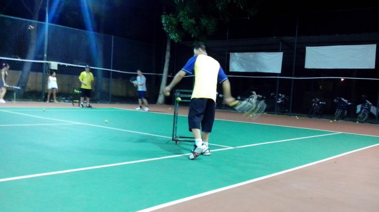 OS.XNL- CLB Tennis Xóm nhà lá