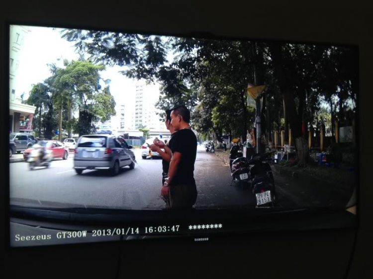 DOD LS300W / Shadow Recorder GT300W - Dashcam chất lượng trong tầm giá.