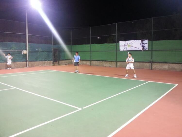 OS.XNL- CLB Tennis Xóm nhà lá